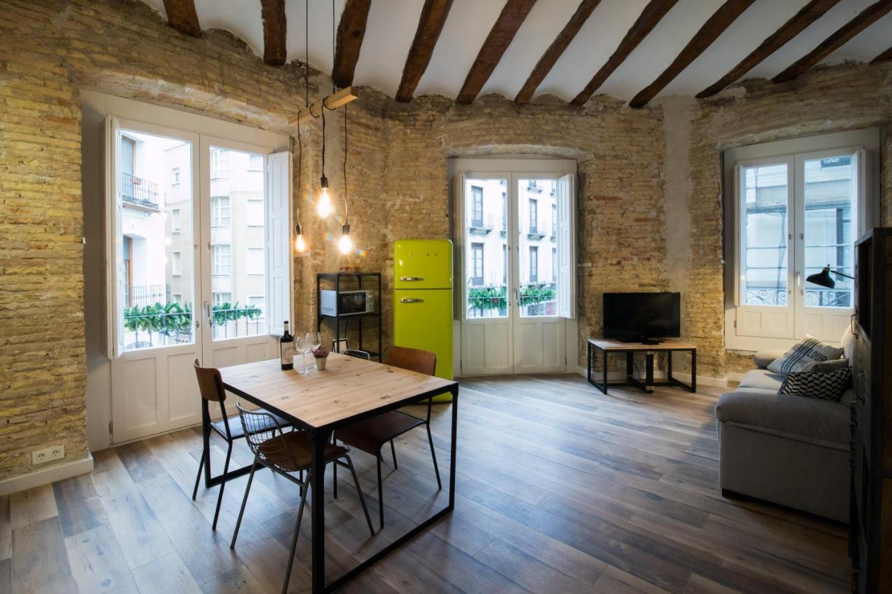 Apartamentos Almada Zaragoza Dış mekan fotoğraf